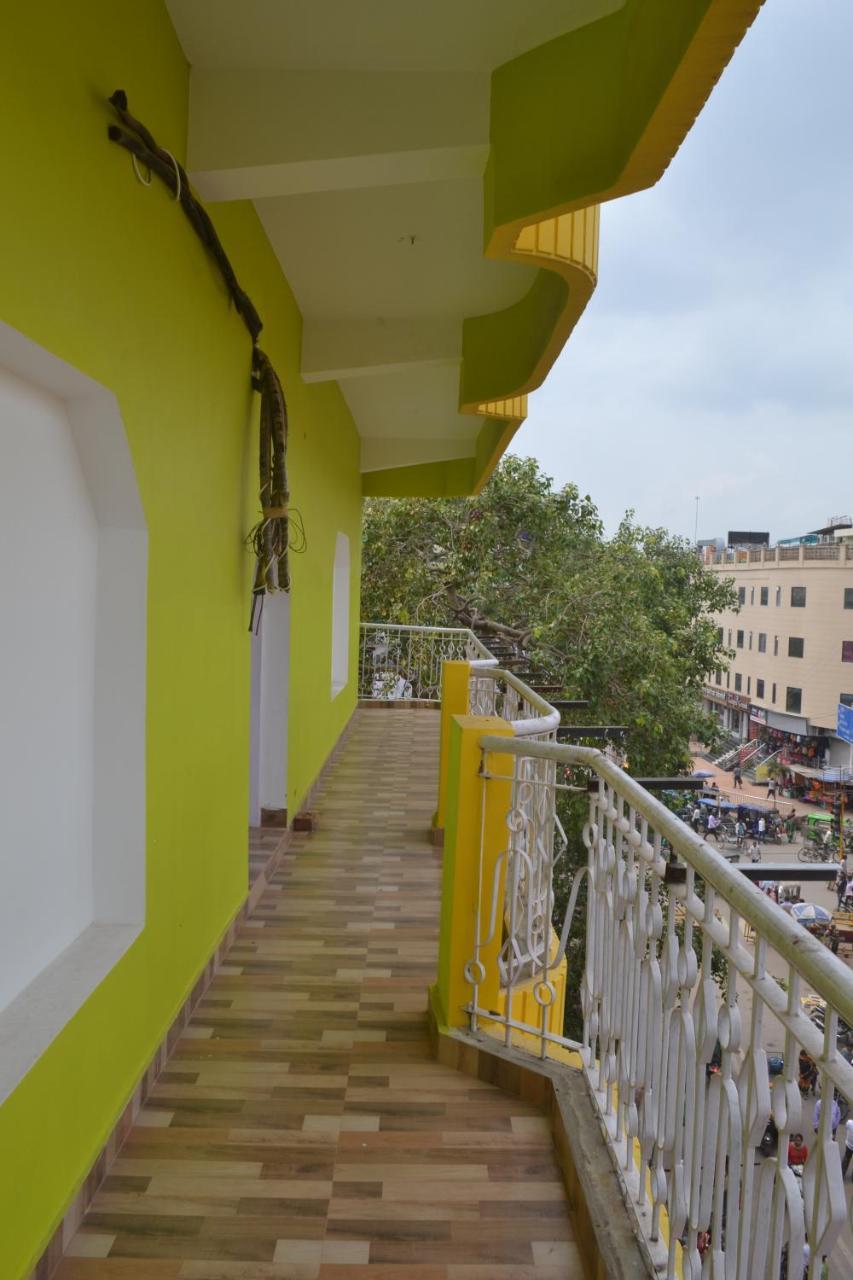 ורנאסי Hotel Samman מראה חיצוני תמונה