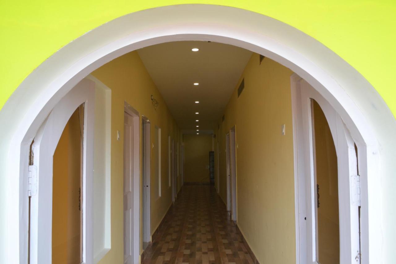 ורנאסי Hotel Samman מראה חיצוני תמונה