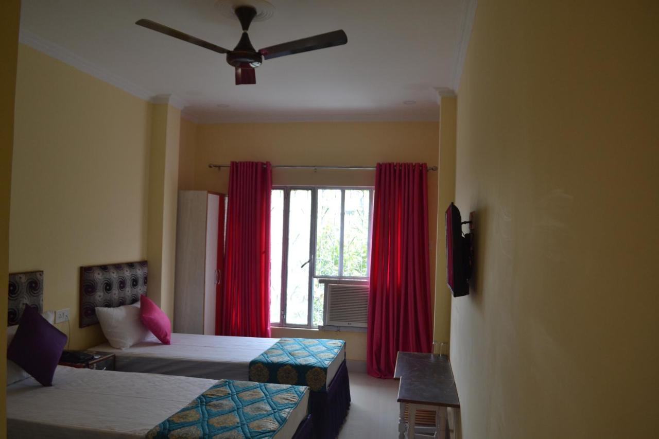 ורנאסי Hotel Samman מראה חיצוני תמונה
