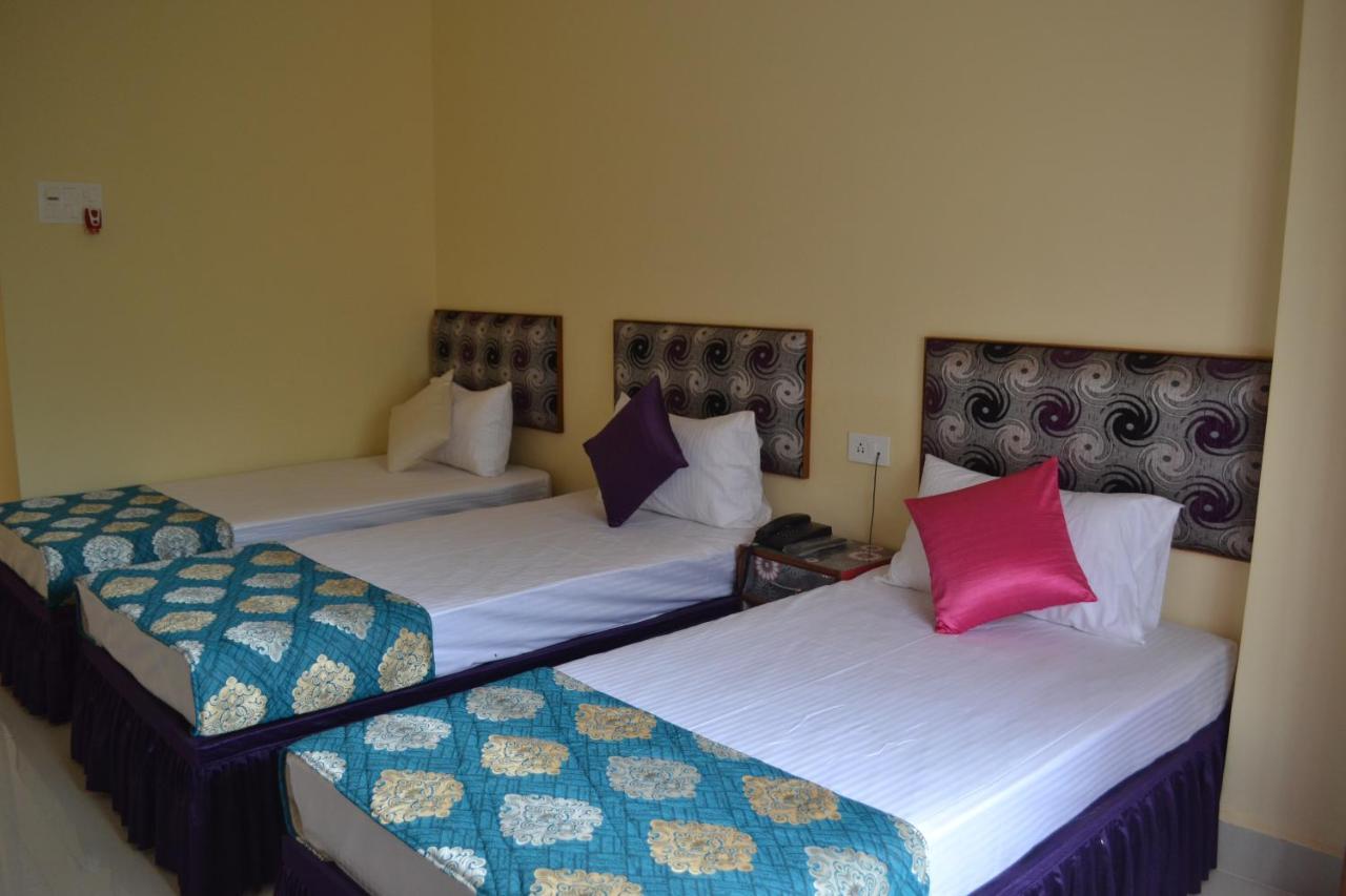ורנאסי Hotel Samman מראה חיצוני תמונה